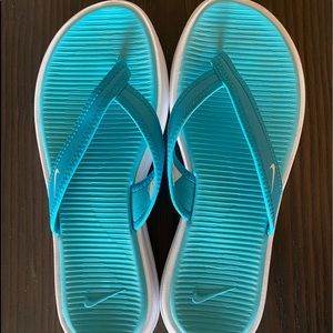 Nike flip flops